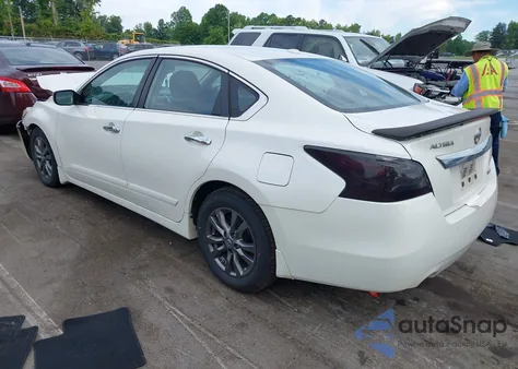 2015 Nissan Altima 2.5 S from USA, damaged, VIN 1N4AL3AP3FC571682